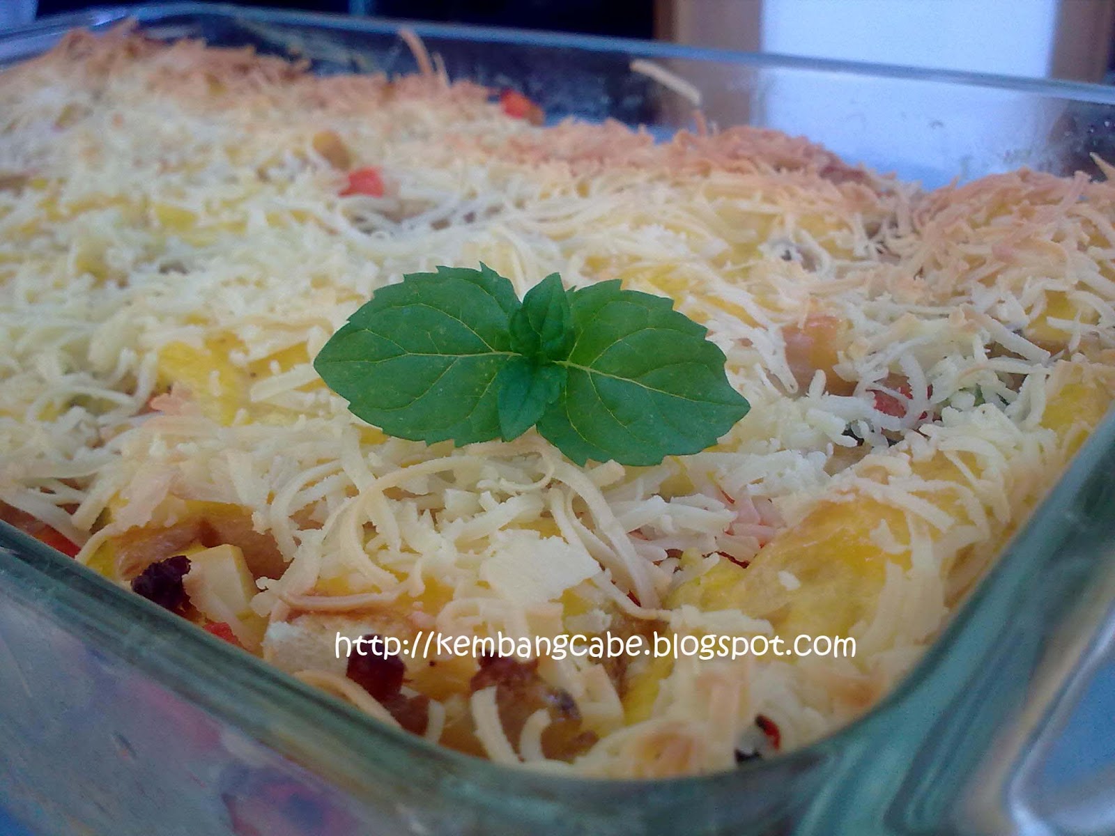 MY WORLD Kaserol Roti Tuna Sayuran