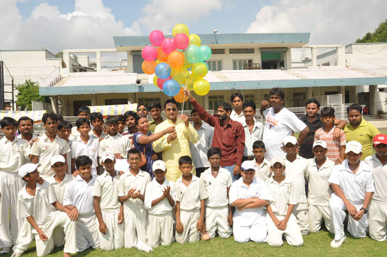View Patna Om Sai Cup cricket tournament begins