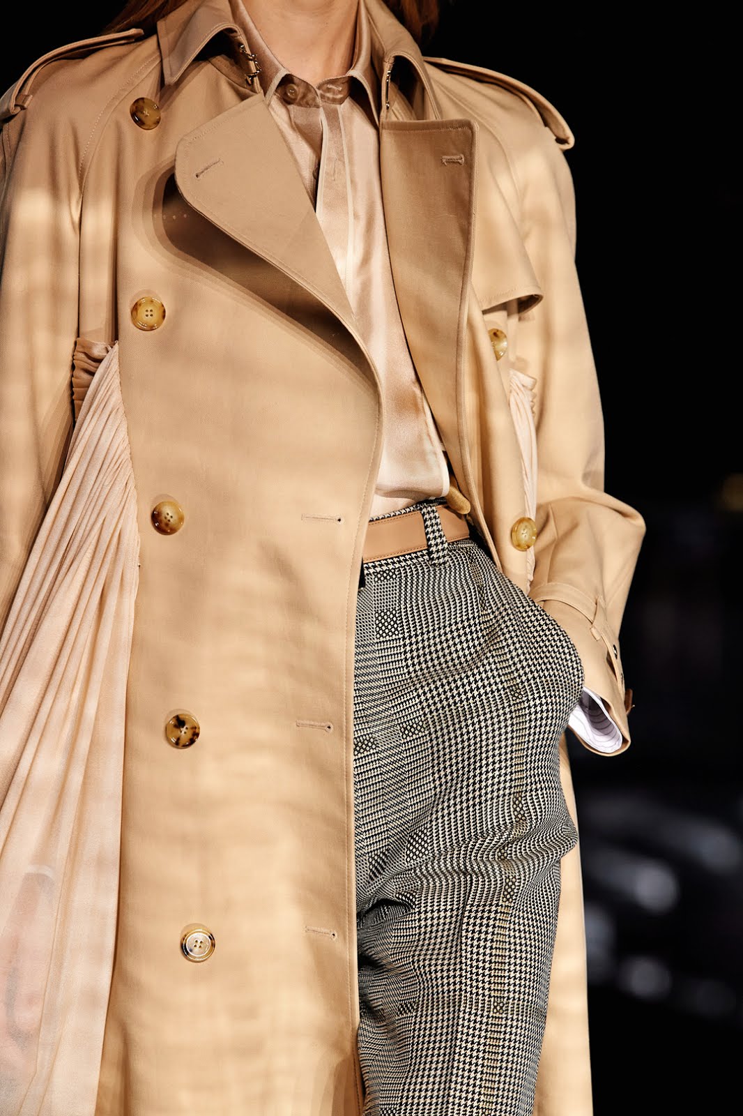 Close up: Burberry FALL 2020 READY-TO-WEAR