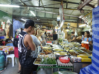 Bangla Food Street,  Patong Beach, Phuket, Tailandia, La vuelta al mundo de Asun y Ricardo, vuelta al mundo, round the world, mundoporlibre.com