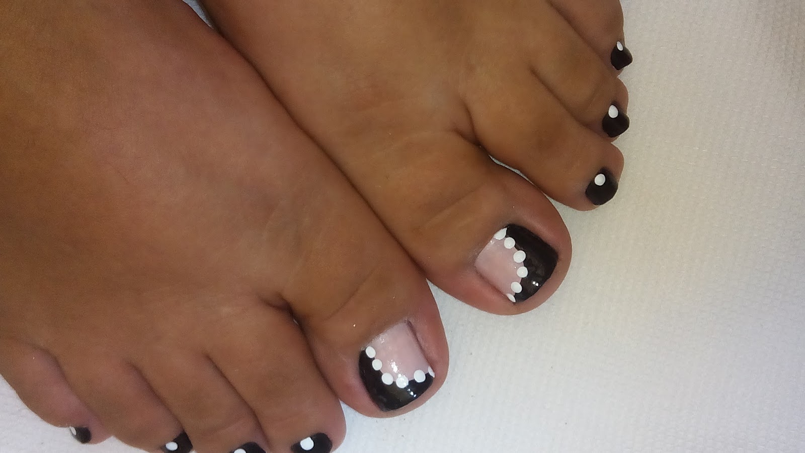 Como Hacer Puntitos En Las Uñas Yuyis Creations: Diseño de uñas #5 (en negro y rosa)