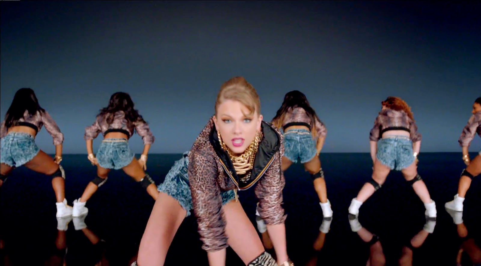 Полная песня танцы. Тейлор Свифт Шейк. Тейлор Свифт Шаке офф. Taylor Swift Shake it. Shake it off Taylor Swift танец.