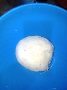 slowly-add-water-to-knead-dough-and-leave-it-for-rest