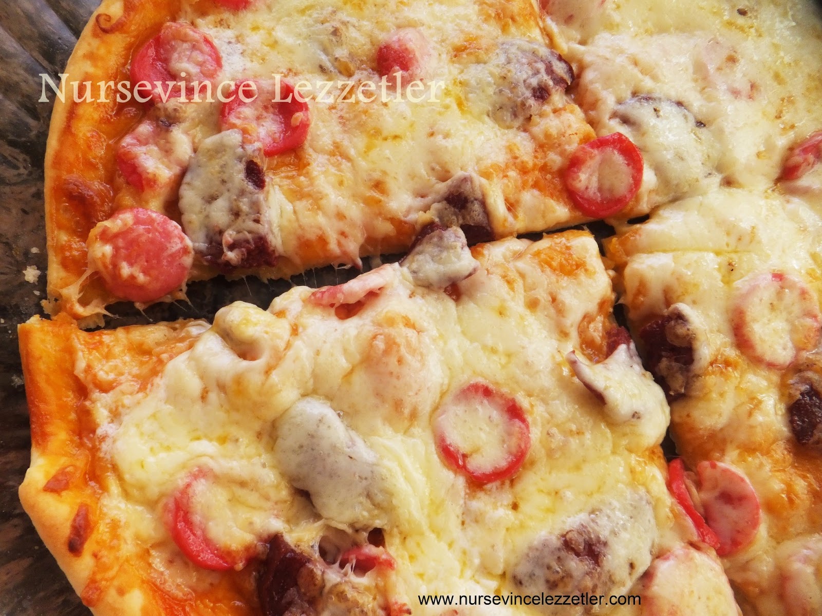 Evde Pizza Nasıl Yapılır Yemek Tarifleri