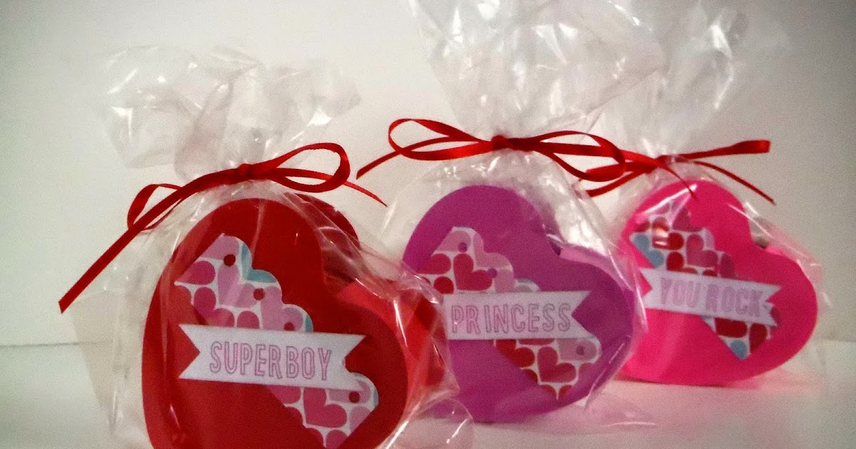 I am Cocoa's Mom: DIY Valentine Treat Boxes