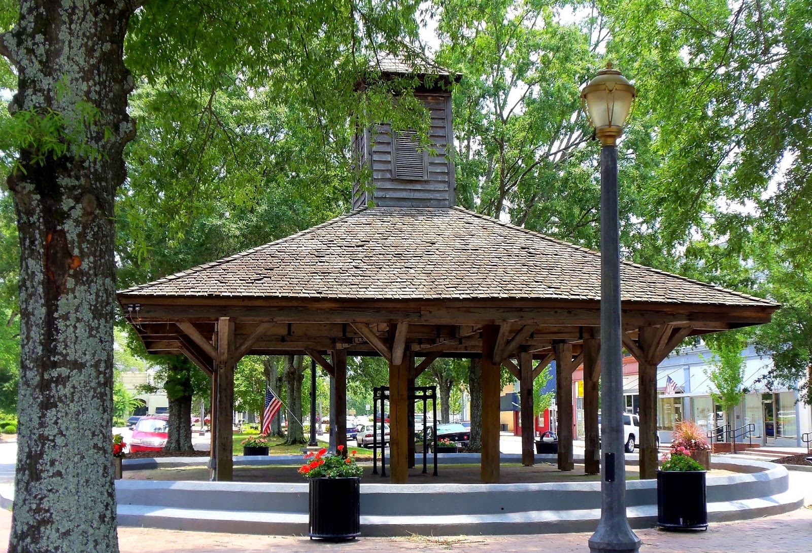 Your Peachy Past Louisville Market House & the Sale of Slaves, to wit