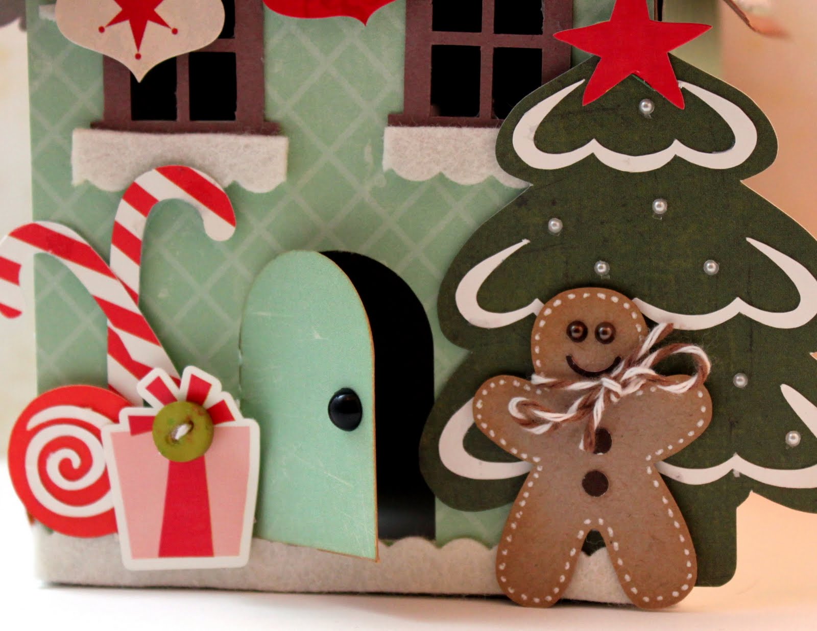my-blog-gingerbread-house