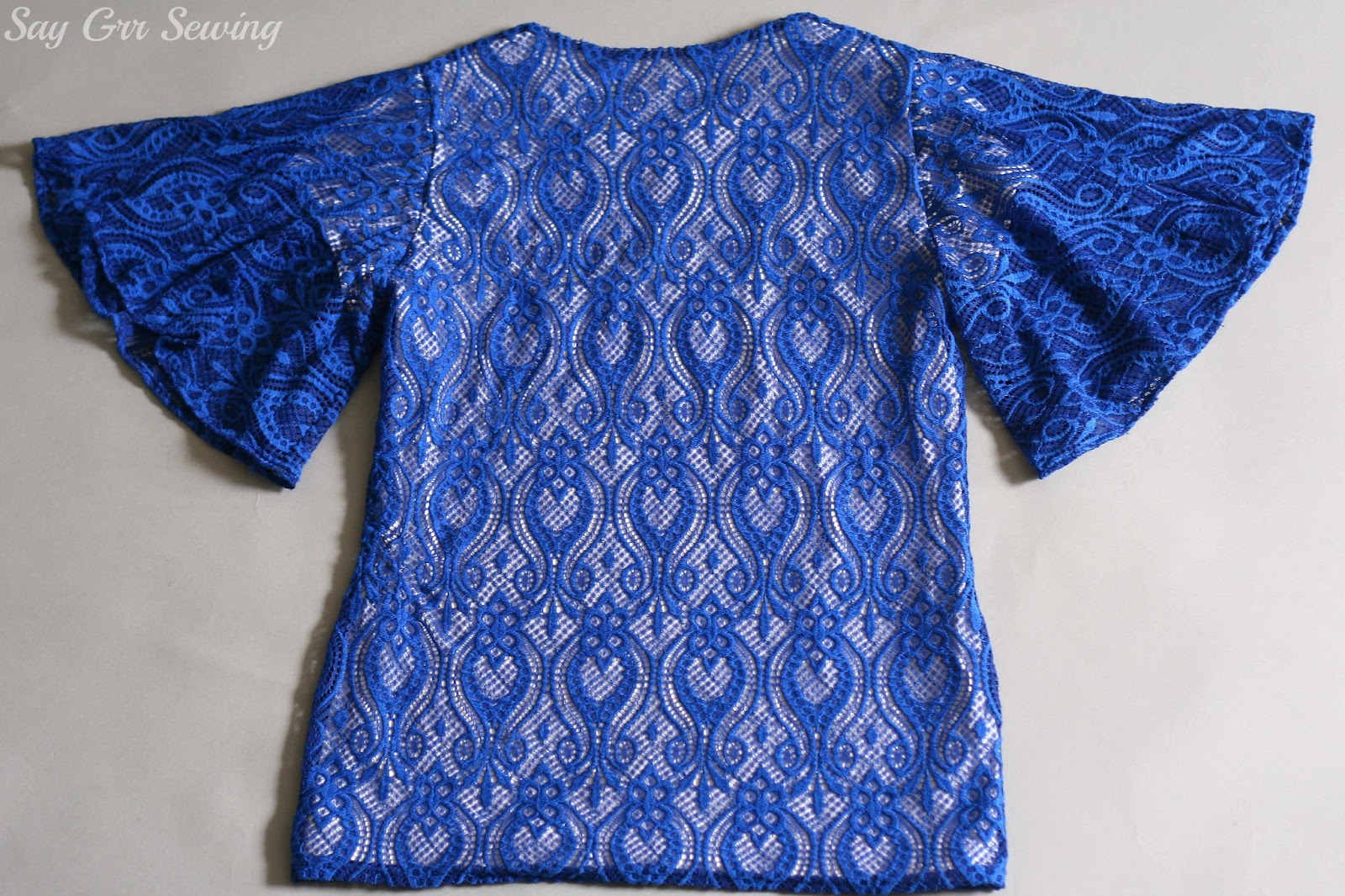 Say Grr Sewing: Lace Angel-Sleeve Top