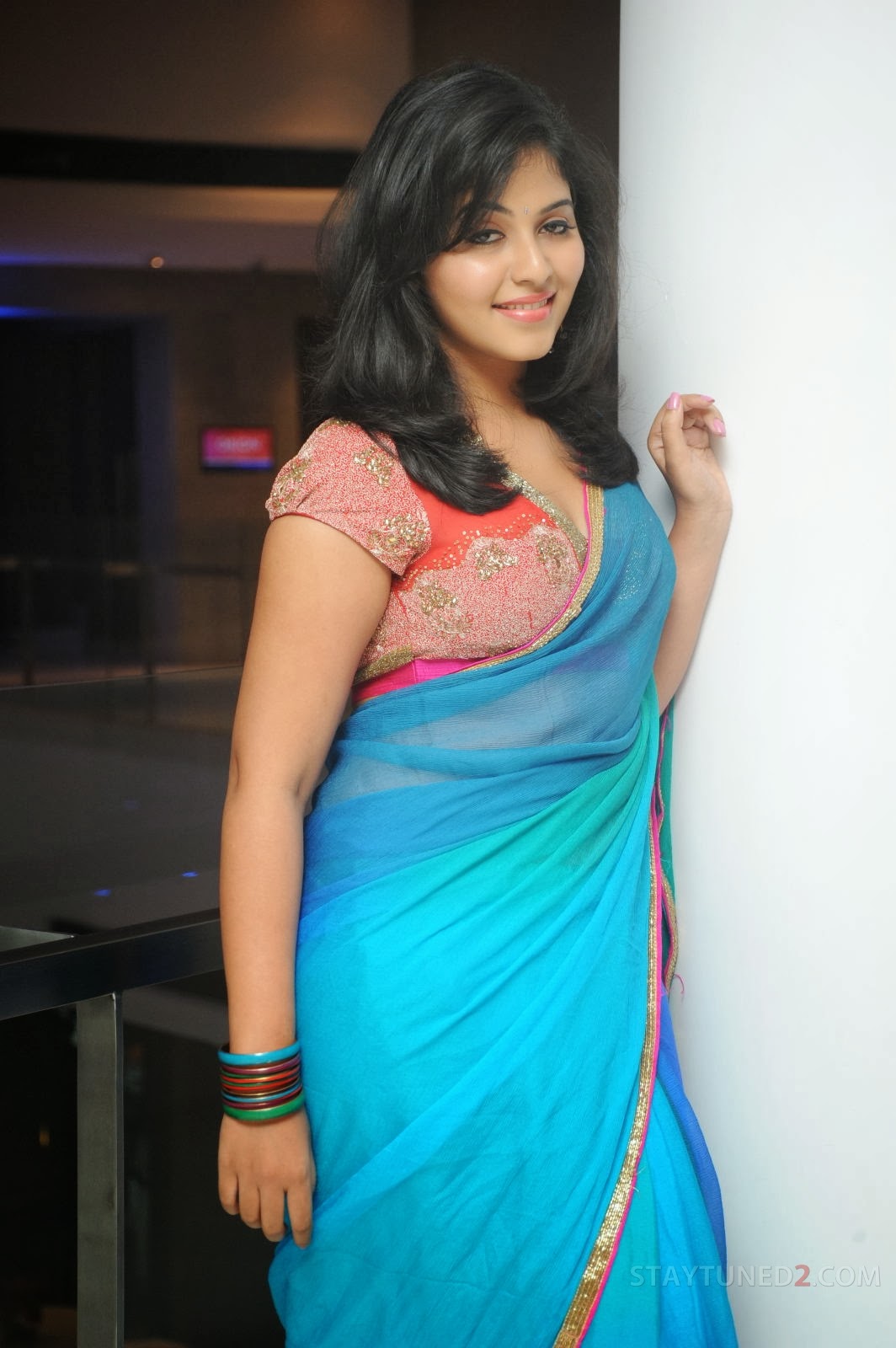 Anjali sexy photos in saree