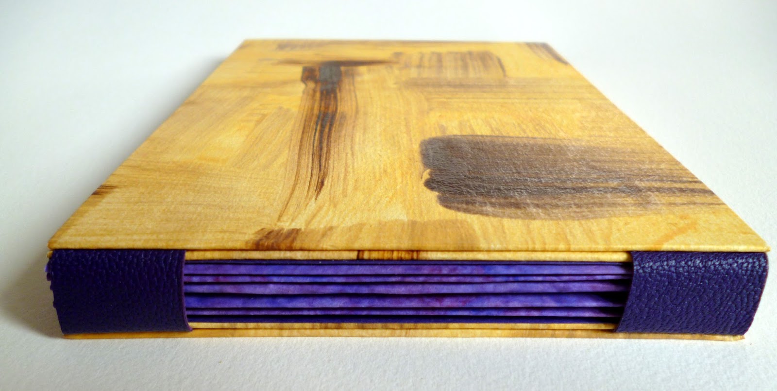 Cuir et Plume, Reliure et Calligraphie: Un nouveau mod?�le de pliage et reliure