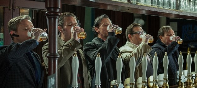 Film still from The World's End, 2013 (Universal Pictures) the world's end bienvenidos al fin del mundo película Martin Freeman, Paddy Considine, Simon Pegg, Nick Frost Eddie Marsan