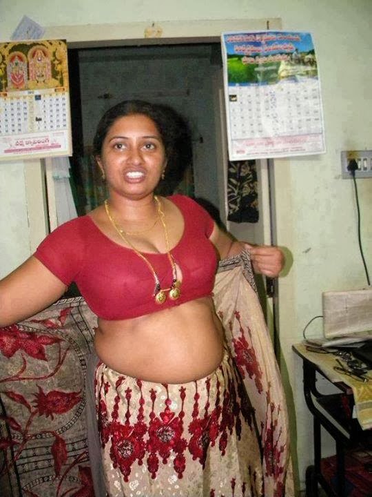 Indian Aunties NEW photos Unseen pictures.