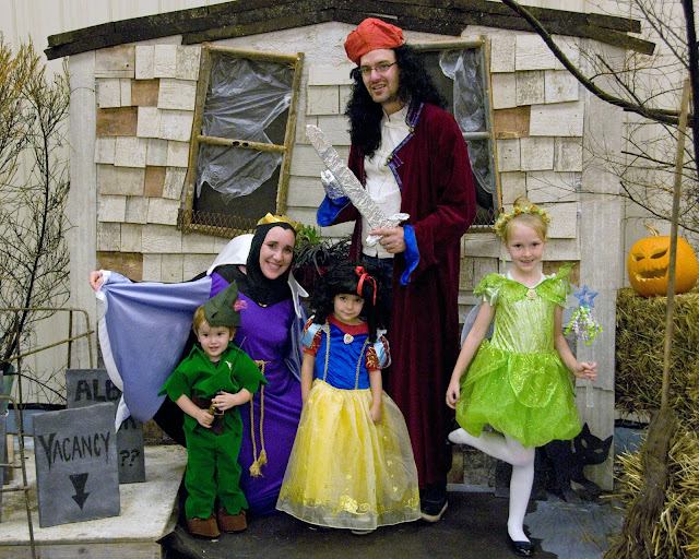 FLIPZLES: Halloween - Family Costume Style