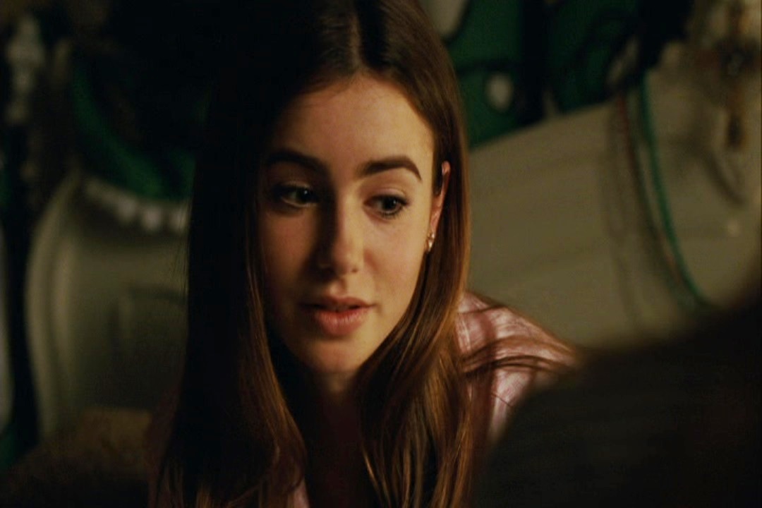 Lily Collins Movies And Tv Shows Movie and TV Cast Screencaps: Lily Collins as Collins Tuohy in The