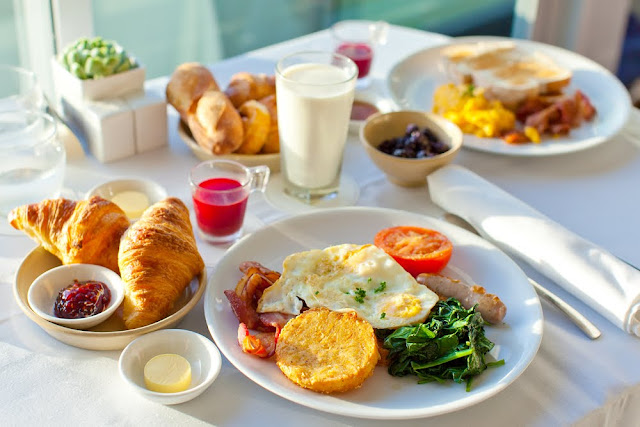 5 Kesalahan yang Harus Dihindari Orang Sedang Diet Saat Sarapan 5 Kesalahan yang Harus Dihindari Orang Sedang Diet Saat Sarapan