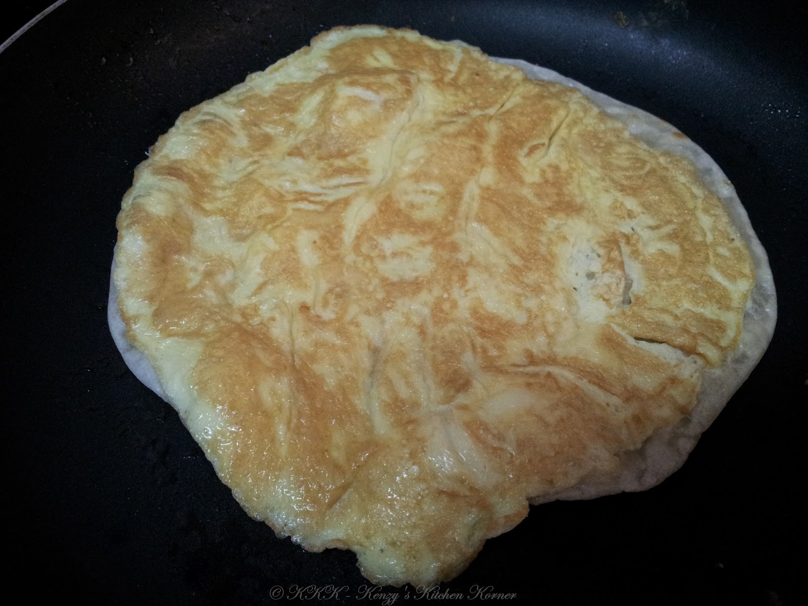 Kenzy's Kitchen Korner... : Cheesy Murtabak served with a Tangy Twist