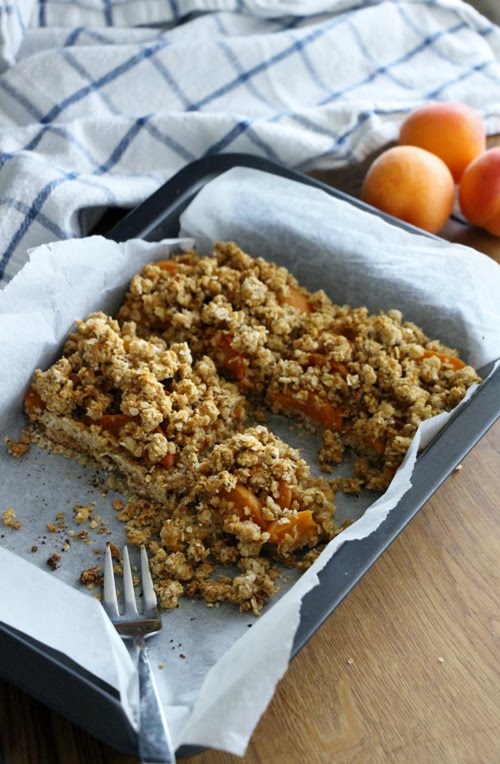 Aprikosen - Crumblekuchen | vegan und glutenfrei | Excuse me but...