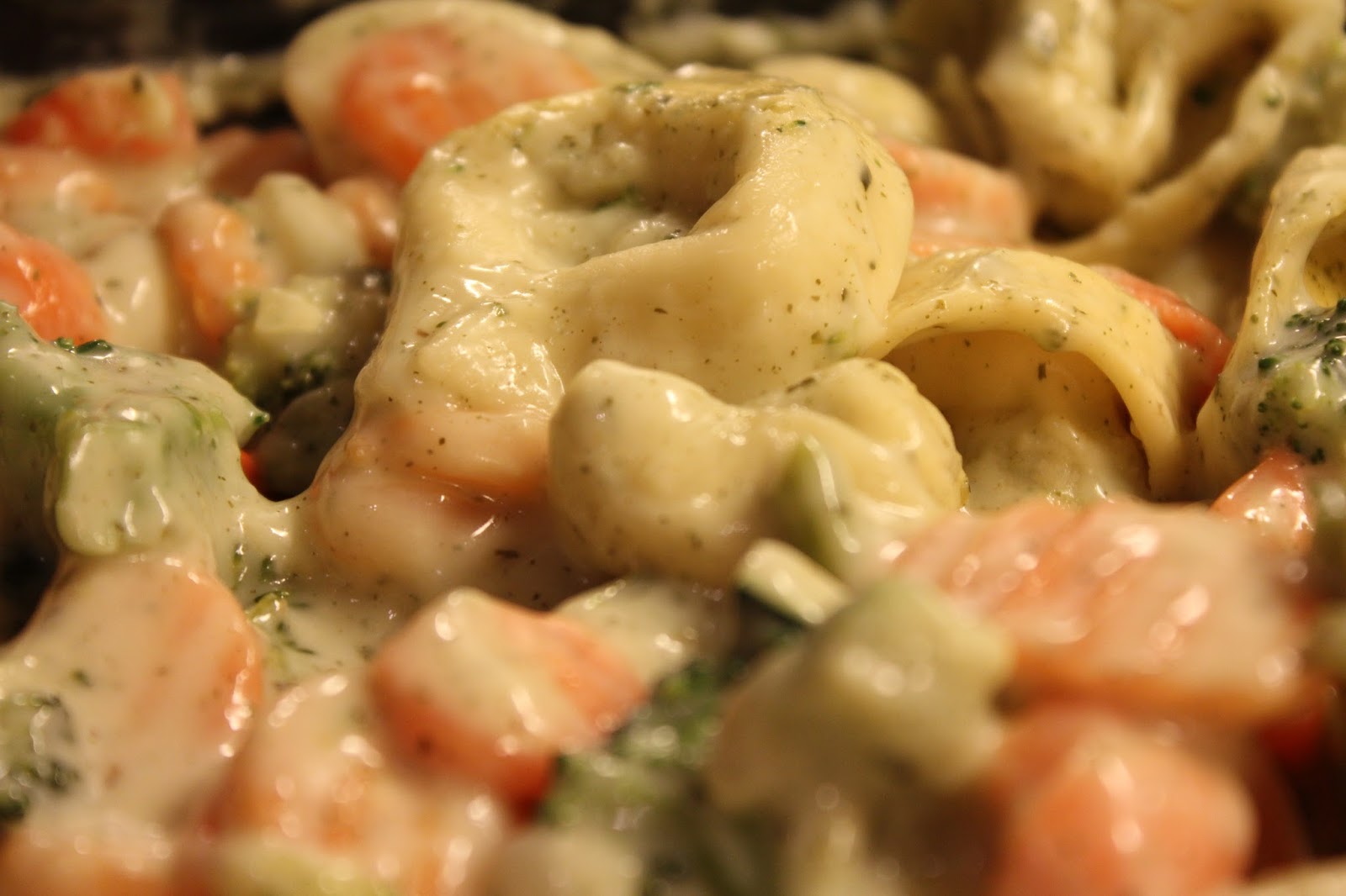 The Orange Taste: Tortellini mit Gemüse in Käse - Sahne - Sauce