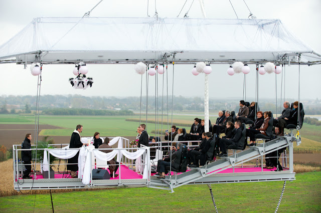 Una boda en las alturas gracias a Dinner in the sky Una boda en las alturas gracias a Dinner in the sky