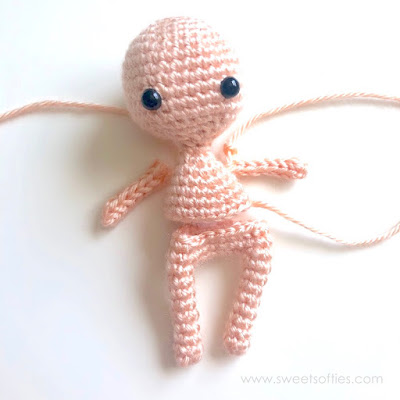 amigurumi doll body pattern