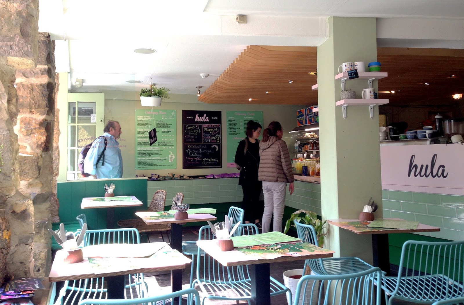 Pudica's Food Corner Scottish Oats and the Hula Juice Café (Edinburgh, UK)