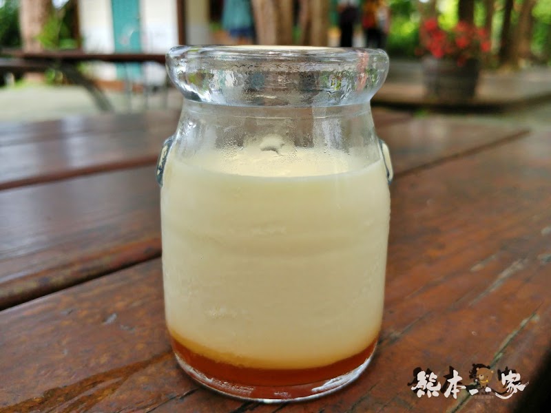 苗栗飛牛牧場必吃乳製品美食|牛奶屋|飛牛速食餐廳~鮮乳優格白布丁巨蛋麵包好吃