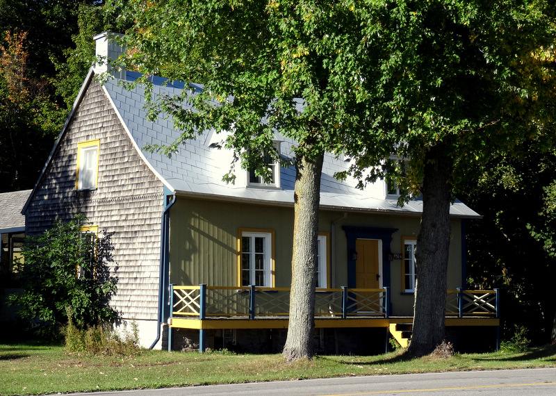 TRAVEL AND LIFESTYLE DIARIES The Village of SaintJeandel’Îled
