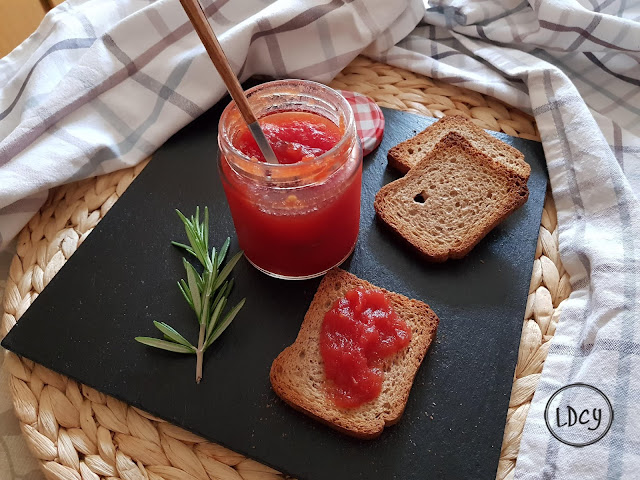 Mermelada De Tomate Y Romero/ Tomato And Rosemary Jam
