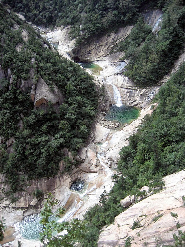 https://3.bp.blogspot.com/-wdcznrkN_k4/U5Upb05WRGI/AAAAAAAAA8Y/WsTpUBguigM/s1600/Kumgang_Mountain_9+pools.jpg