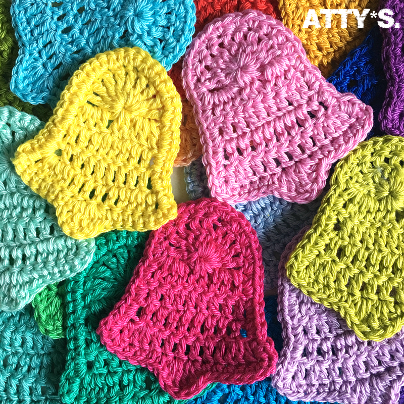 atty's: Free Christmas bell crochet pattern