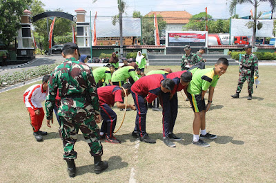 ANGGOTA KODIM SRAGEN LAKSANAKAN PELATIHAN DASAR KEPEMIMPINAN  (LDK) KEPADA SISWA-SISWI SMP N 3 SRAGEN