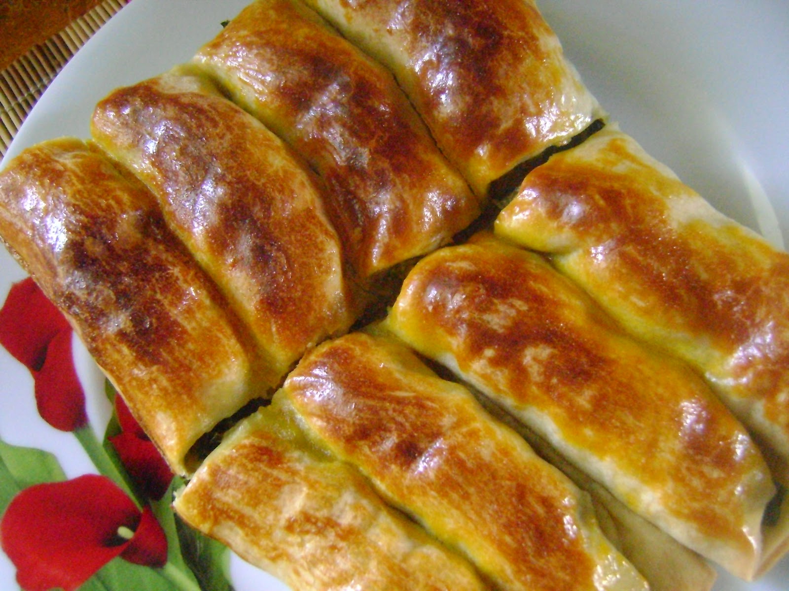 ELDE AÇMA BÖREK Yemek Tarifleri Lezzetlerin Noktası