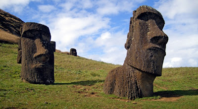 Misteri Bergesernya Patung Moai di Pulau Paskah