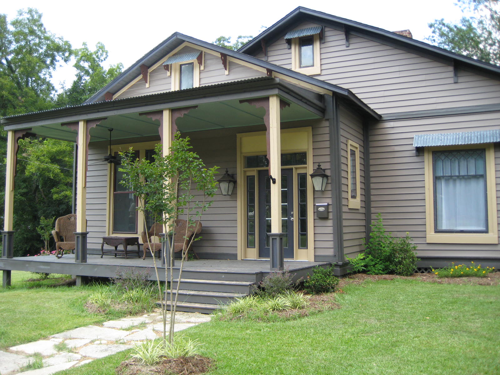 Tiny Travels Through Mississippi Nettleton, Aberdeen, Amory, Mantachie