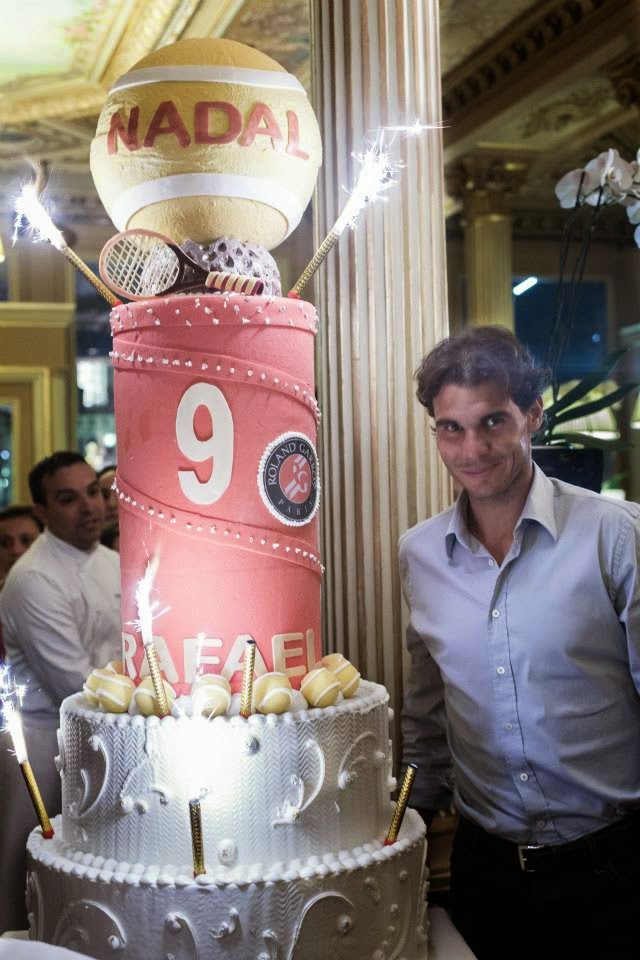 Rafaholics Com Rafa Nadal Celebrates Rg Victory At Cafe De La Paix