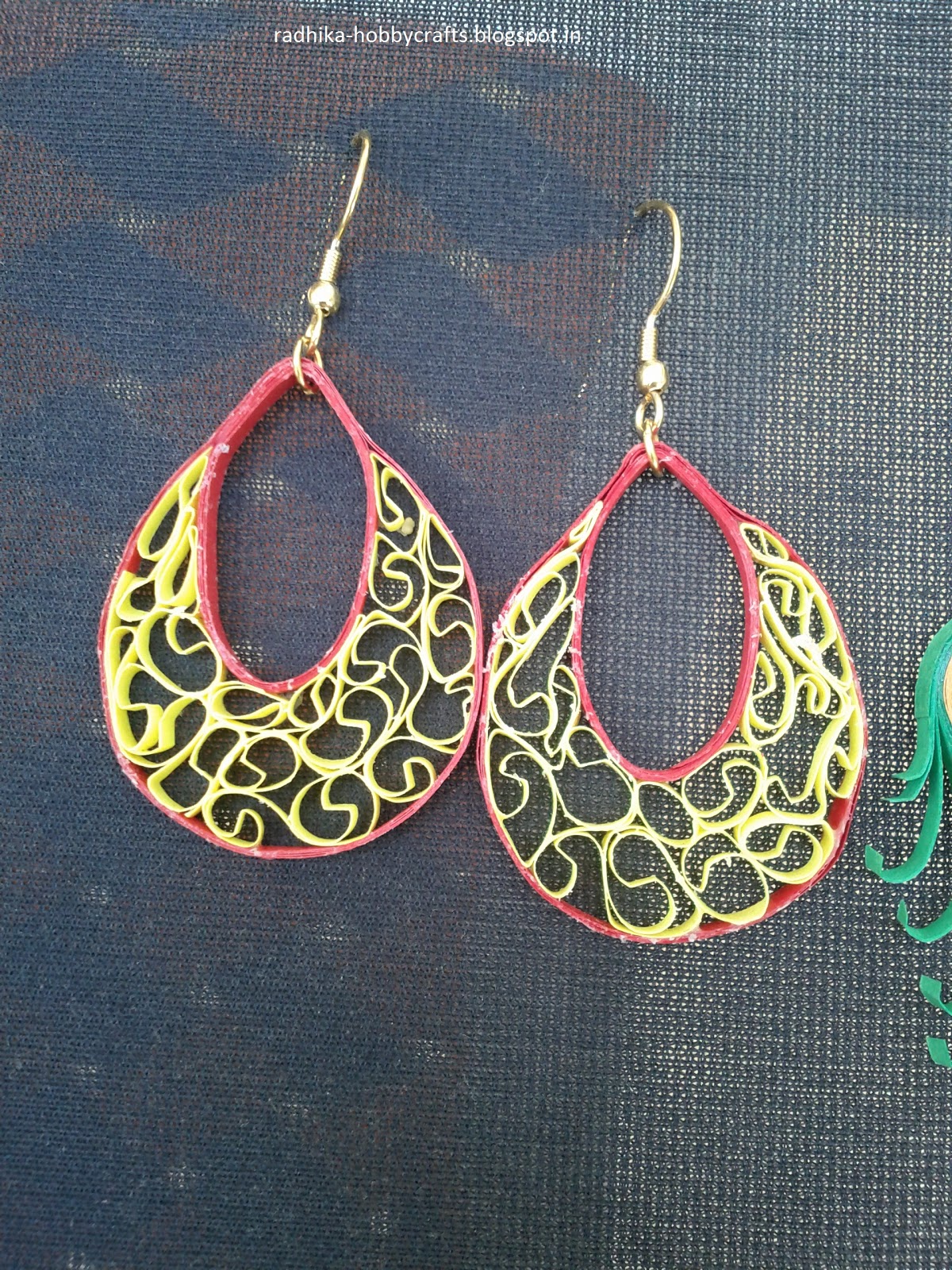 Hobby Crafts ) Quilled jewllery (earrings)