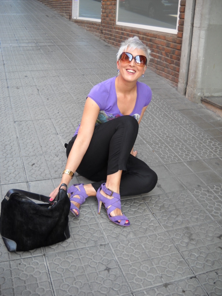 YA ERA MODA!!!!: morado y negro....