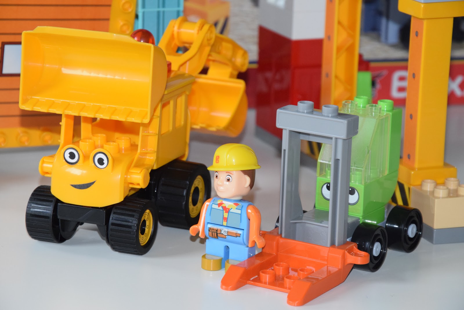 familie und mehr abenteuer frei fur kleine baumeister mit bob der baumeister und big bloxx werbung