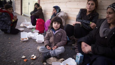 Multan a personas que presten ayuda a refugiados en Dinamarca