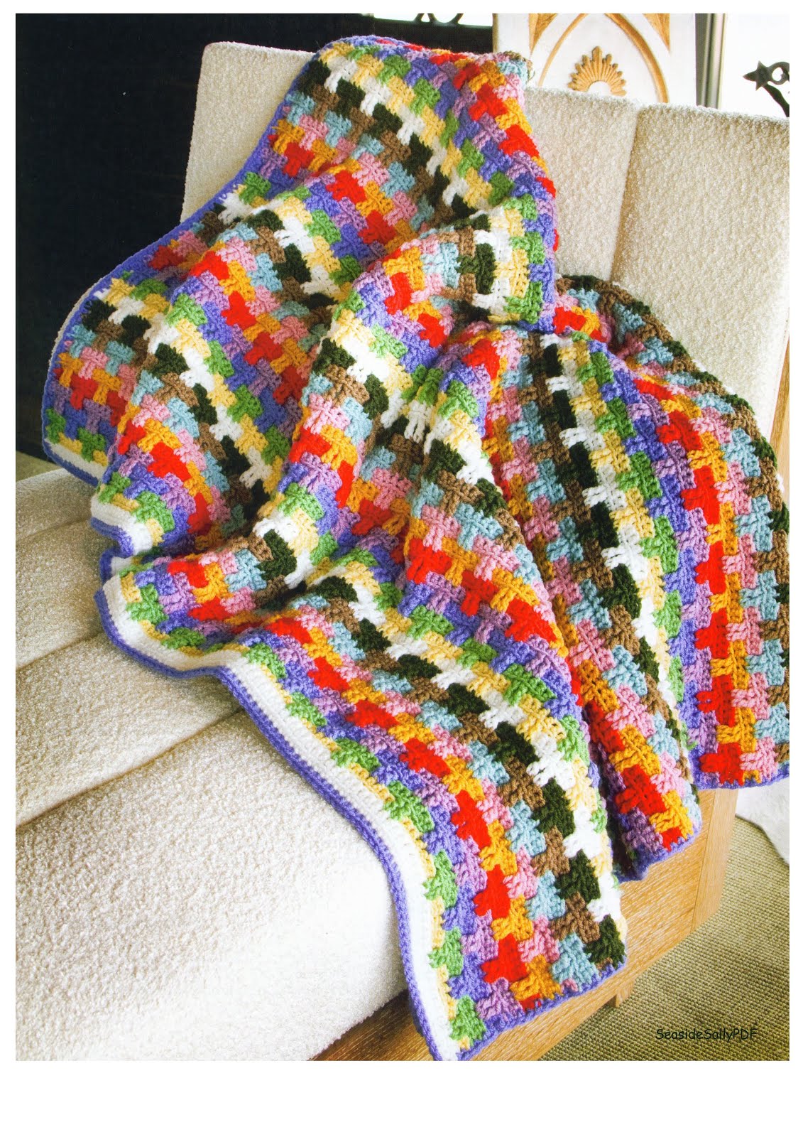 стильные вещи из остатков пряжи. что связать из остатков разной пряжи крючком. коврикиз остатов пряжи. поделки из остатков пряжи. плед из разноцветной пряжи.