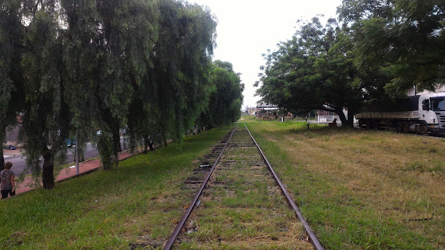 Linha do trem próximo a praça São Miguel Fotos Marília Tem