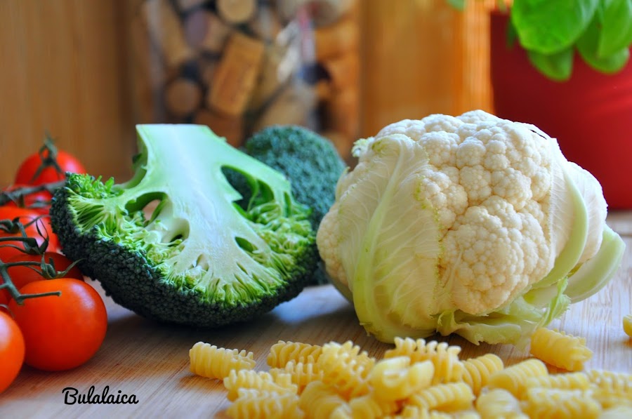 Radiatori con salteado de brócoli, coliflor y boletus by Bulalaica