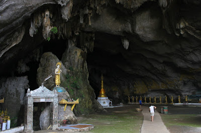 Οι σπηλιές Saddar της Μιανμάρ που είναι γεμάτες με αγάλματα, βραχώδεις σχηματισμούς και μια έρημη λιμνοθάλασσα  