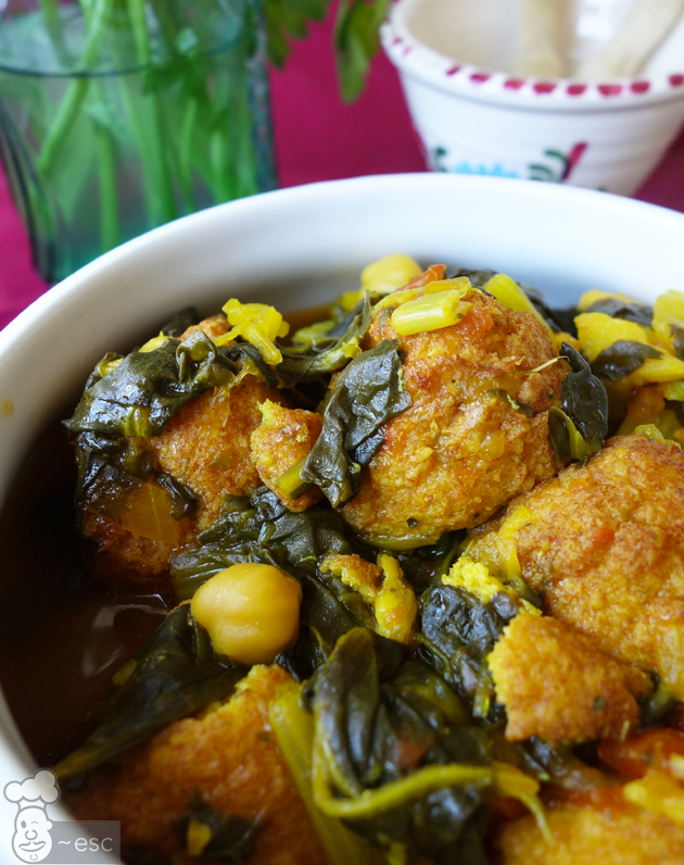 Potaje de garbanzos y espinacas con panecillos de bacalao