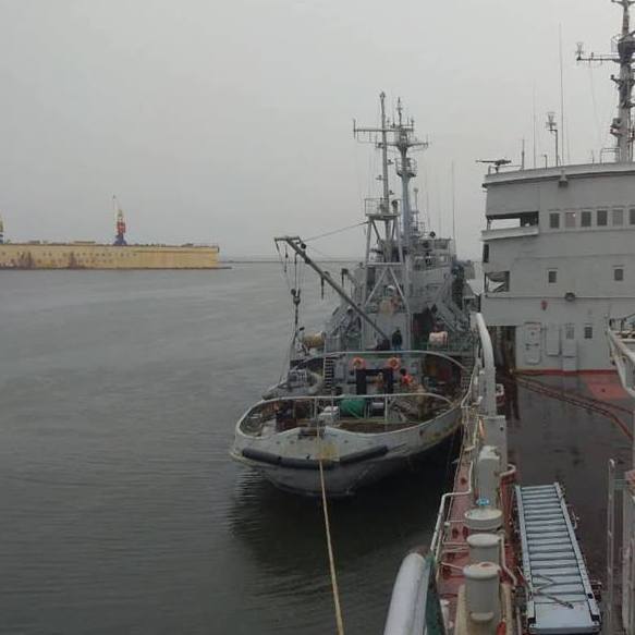 Кораблі «Донбас» і «Корець» прибули до Маріуполя