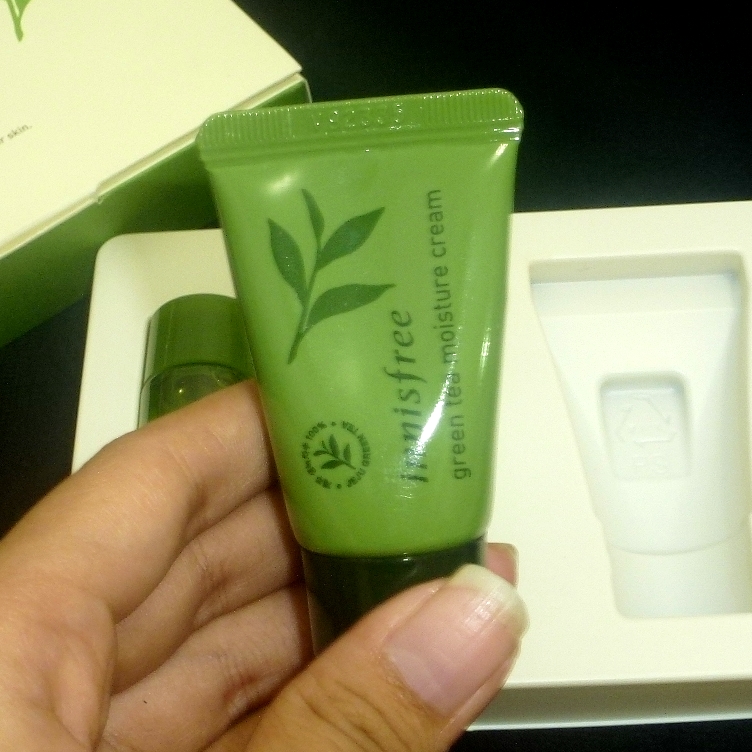 FOOTNOTE Review Innisfree Green Tea Moisture Special Kit