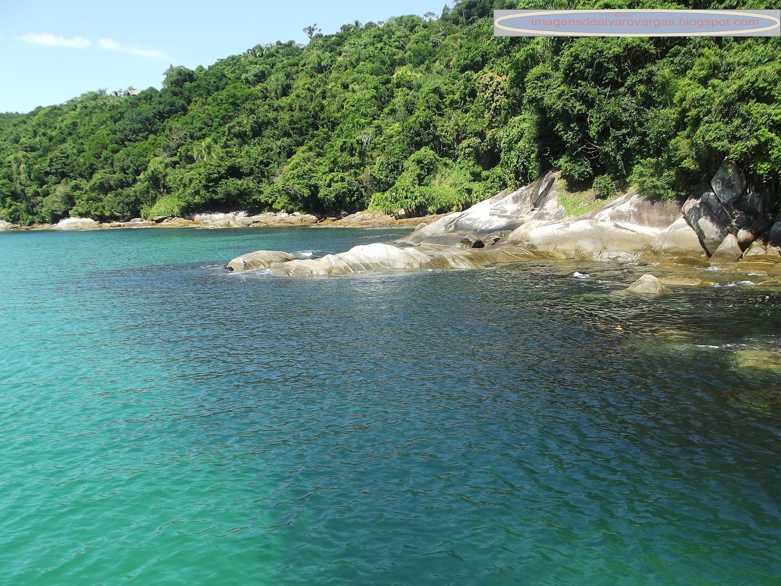 Imagem praia do estaleiro