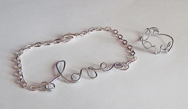 Bague et bracelet love en fil d'aluminium