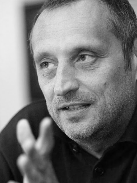 Daniel Vighi din "Întrebări puse La Punkt", autor: Cristian Pătrăşconiu, Editura Univeraitatii de Vest, Timisoara 2017