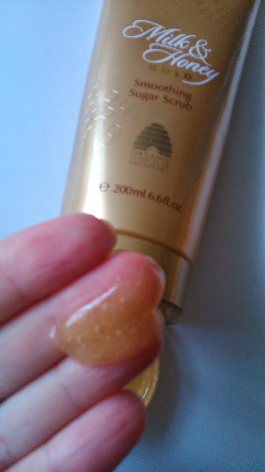 Oriflame with Aleksandra MILK & HONEY GOLD SMOOTHING SUGAR SCRUB the